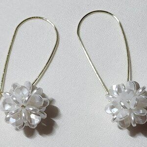 Flower earrings 3D white gold tone hook NIP